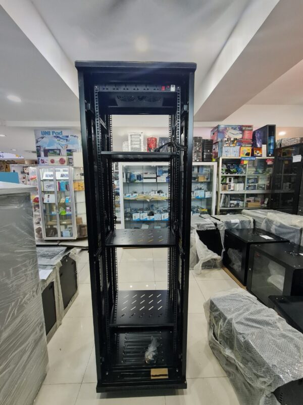 Diamond Covers Rack Diamond Rack 42U Net 600(W)x800(D)x2000(H) | R465
